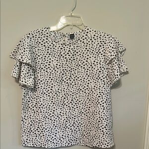 Gomorn Brand Black and White Flutter Sleeve Ruffled Blouse